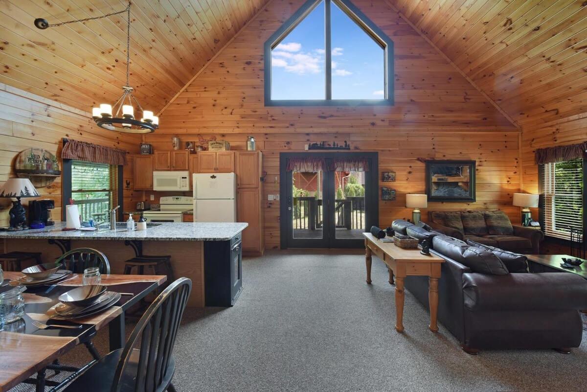 Ryes And Shine Bootlegger'S Cabin! Hot Tub* Pool* Arcade* Billiards *Ev * Pet Friendly Sevierville Exterior foto