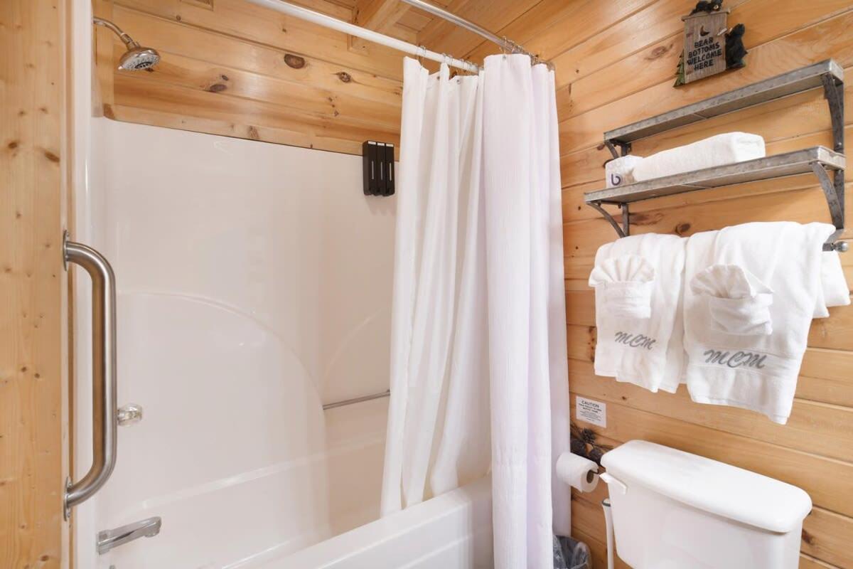 Ryes And Shine Bootlegger'S Cabin! Hot Tub* Pool* Arcade* Billiards *Ev * Pet Friendly Sevierville Exterior foto