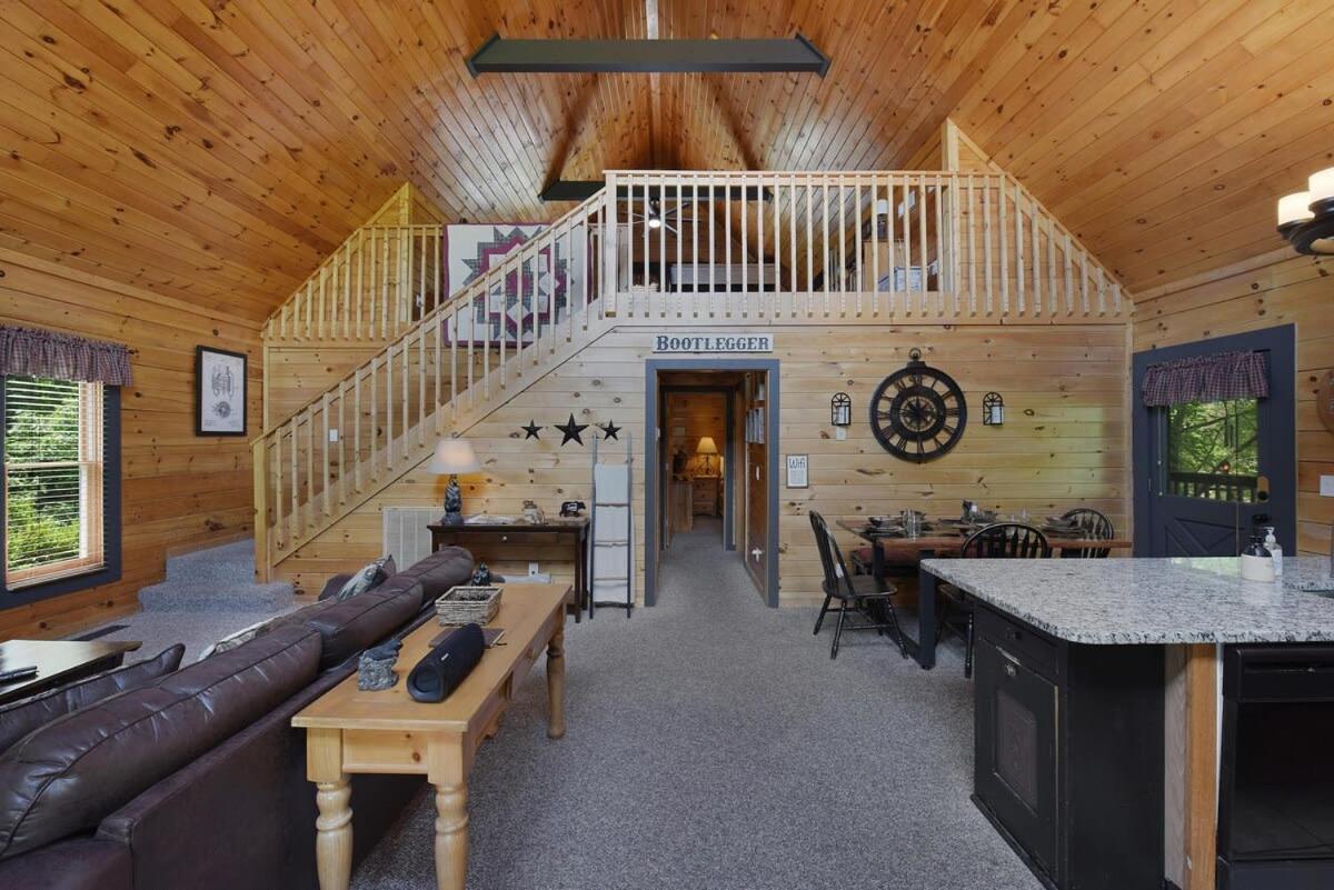 Ryes And Shine Bootlegger'S Cabin! Hot Tub* Pool* Arcade* Billiards *Ev * Pet Friendly Sevierville Exterior foto