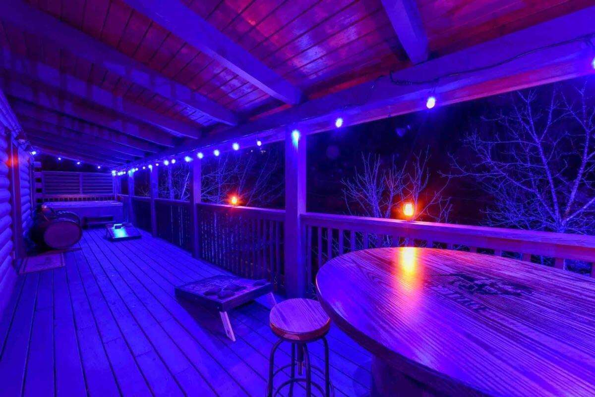 Ryes And Shine Bootlegger'S Cabin! Hot Tub* Pool* Arcade* Billiards *Ev * Pet Friendly Sevierville Exterior foto