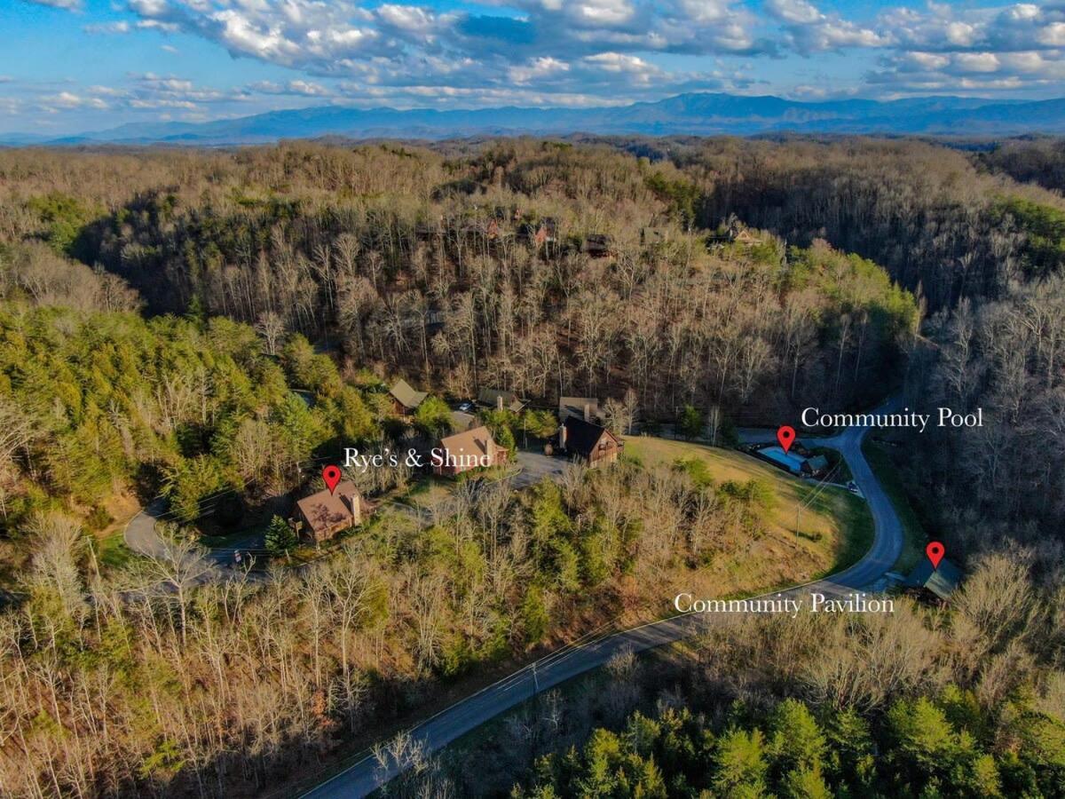 Ryes And Shine Bootlegger'S Cabin! Hot Tub* Pool* Arcade* Billiards *Ev * Pet Friendly Sevierville Exterior foto