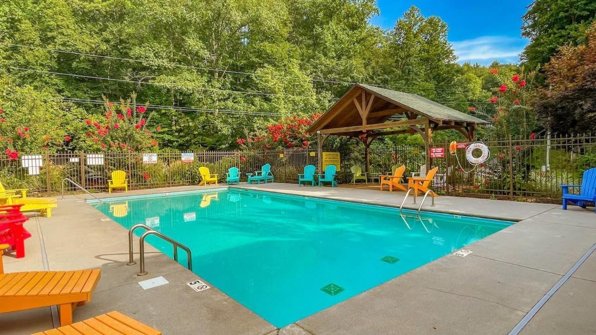 Ryes And Shine Bootlegger'S Cabin! Hot Tub* Pool* Arcade* Billiards *Ev * Pet Friendly Sevierville Exterior foto